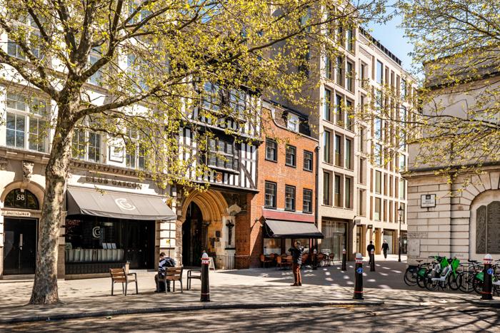 1 bed property in West Smithfield, London